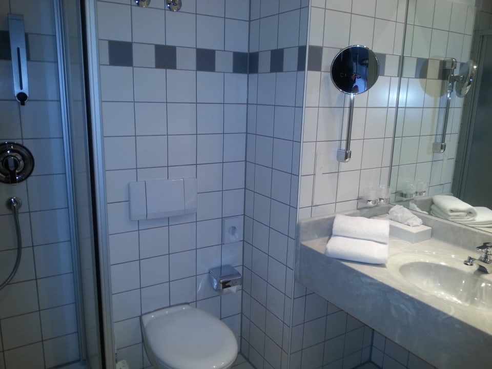 BADEZIMMER Best Western Plaza Hotel Zwickau