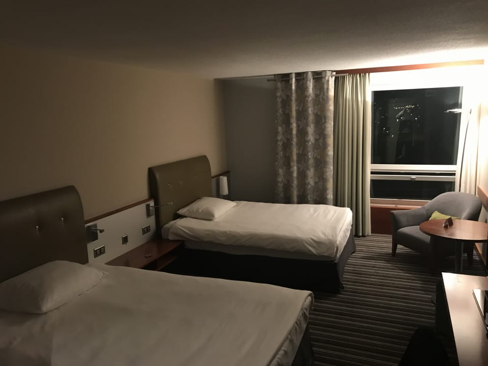 Zimmer Mövenpick Hotel Zürich-Airport