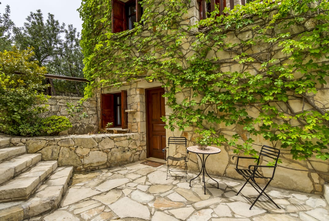 Außenansicht Quiet Stone Cottage House with pool Manolis House
