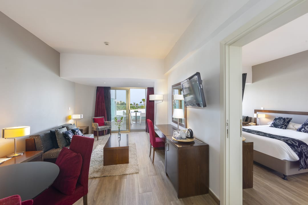 Zimmer Crystal Springs Beach Hotel