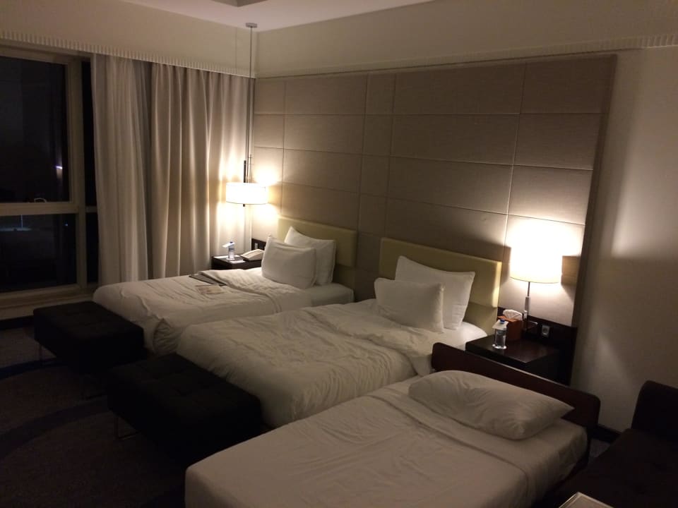 Unser Doppelzimmer inkl. Zustellbett Hotel Le Meridien Al Aqah Beach Resort