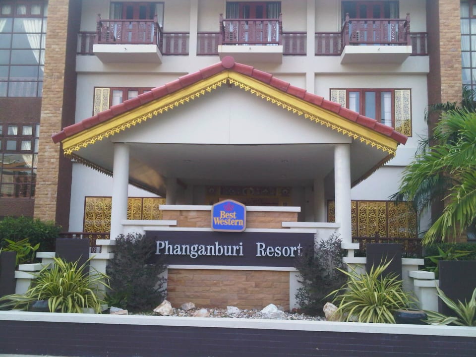 Entrance of Best Western Phanganburi Resort BURI BEACH Resort