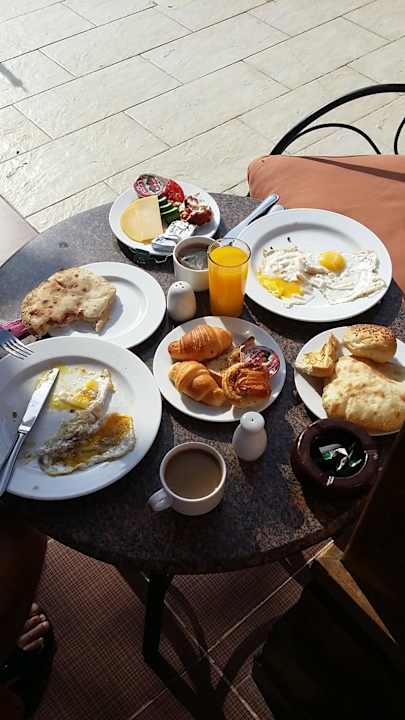 Früüühstück... mmmh Pickalbatros Alf Leila Wa Leila Resort - Neverland Hurghada