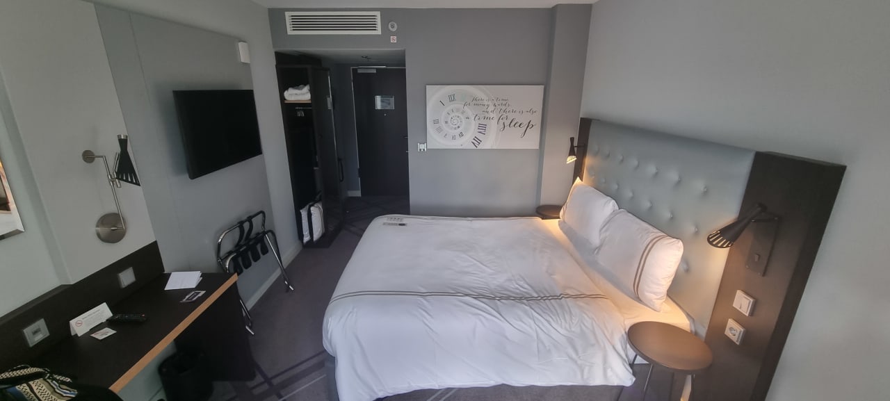 Zimmer Premier Inn Stuttgart City Centre Hotel