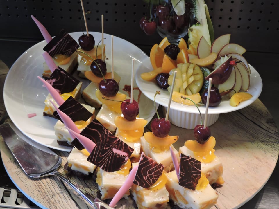 Süßspeisen Well Palace Side