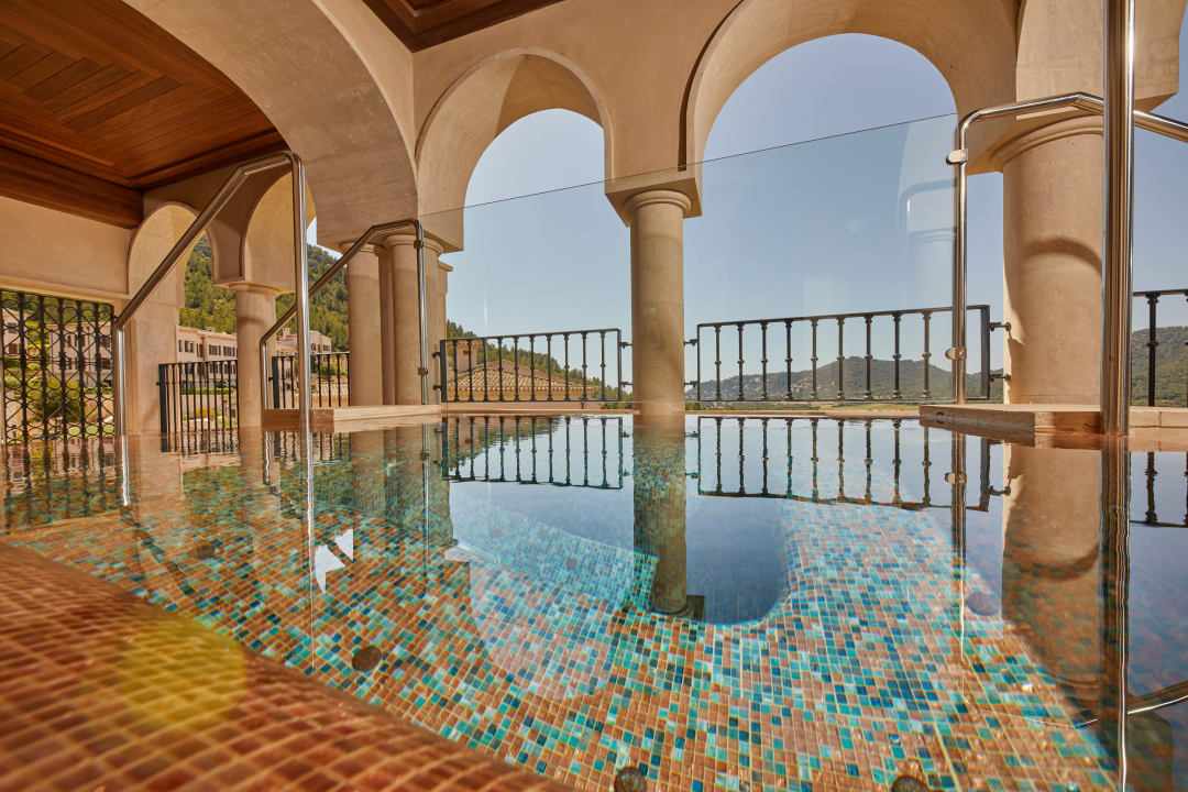 Pool Cap Vermell Grand Hotel