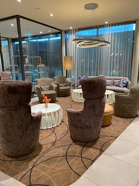 Lobby Hampton By Hilton Frankfurt Airport