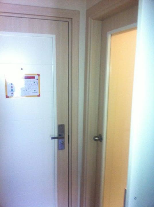Eingang Hotel Grand Okan