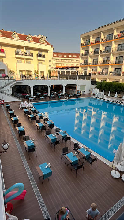 Pool Side Aquamarin Resort & Spa