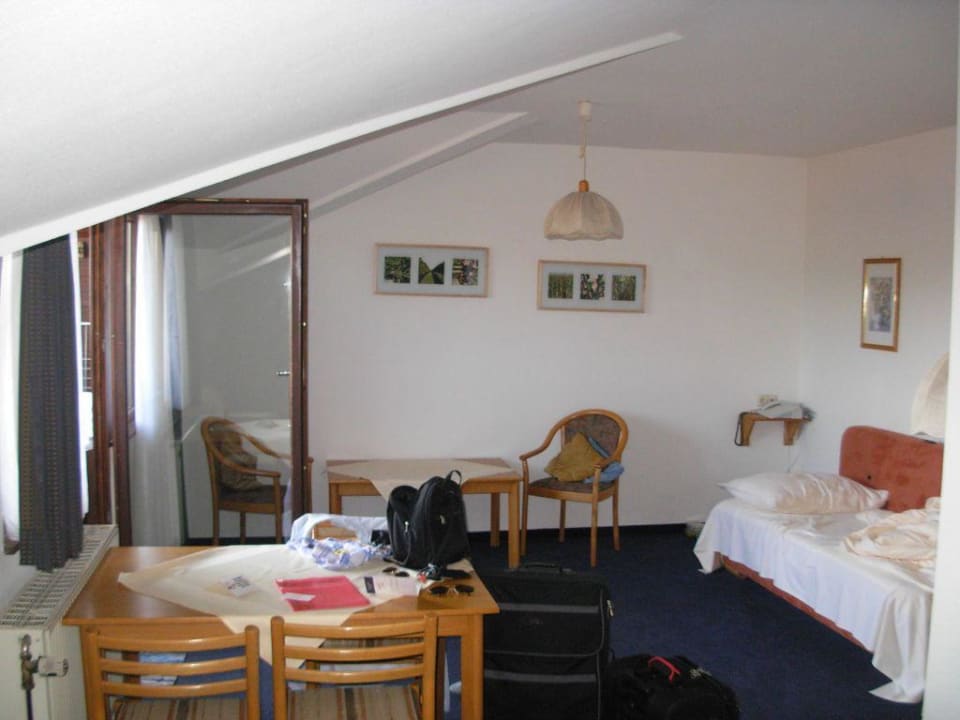 Familienzimmer - Sitzecke und Zustellbett Hotel Rhön Residence