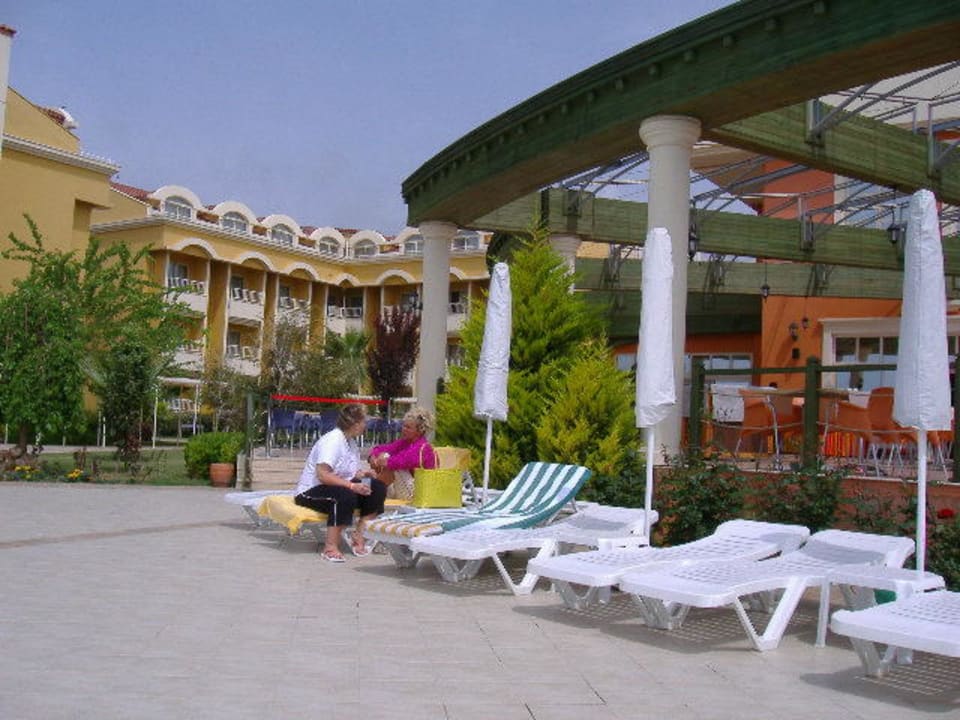 Aussenansicht vom Pool aus Side Star Resort