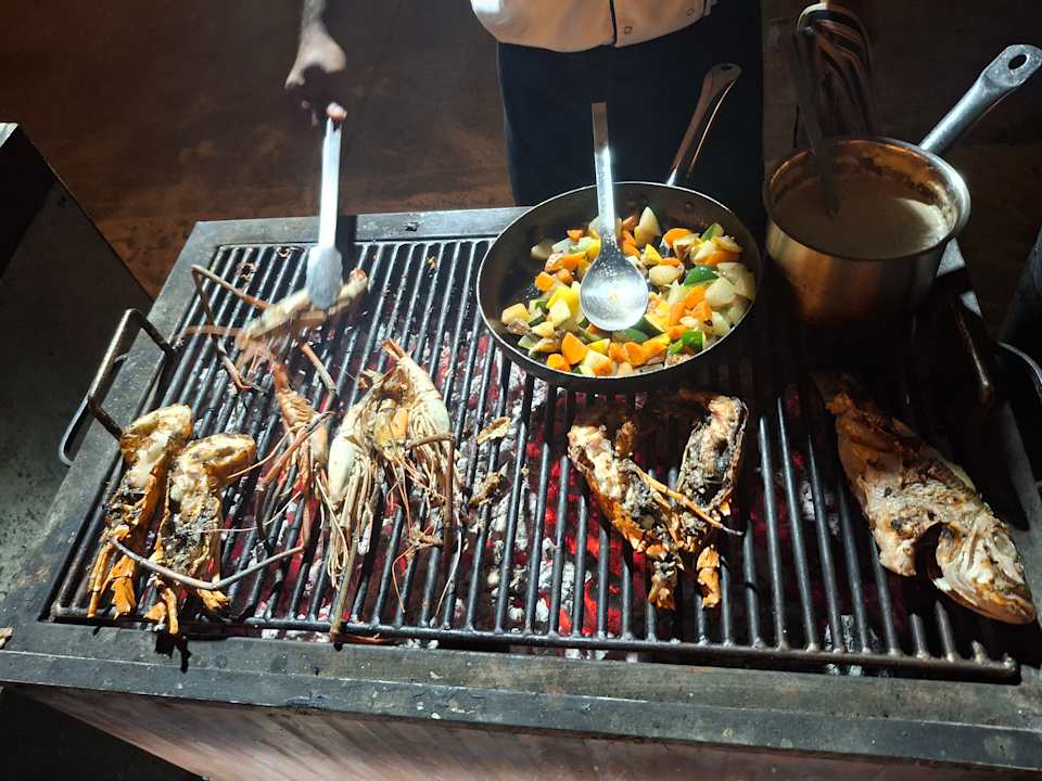 Gastro Crystals Beach Resort Belle Mare, a member of Radisson Individuals