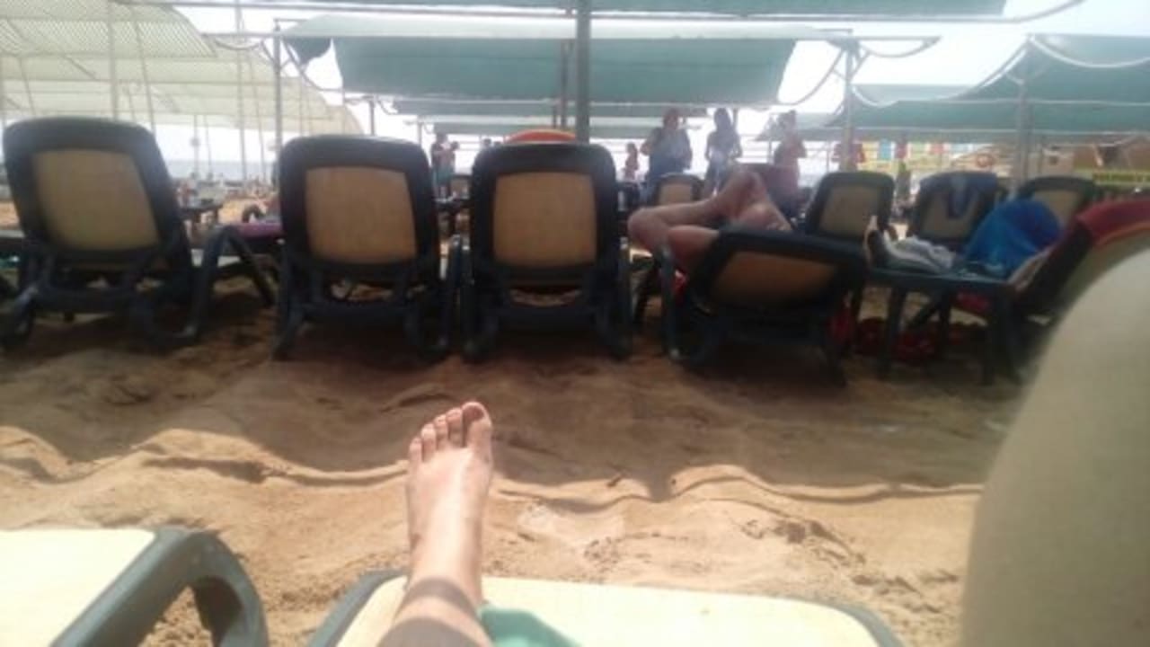 Strand Well Palace Side