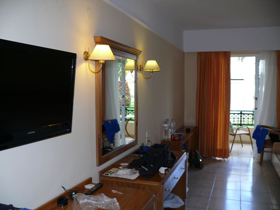 Flachbildschirm mit 3 deutschen Programmen Vantaris Palace