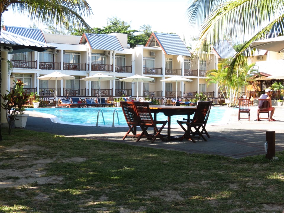 Pool und Umgebung Le Peninsula Bay Beach Resort & Spa