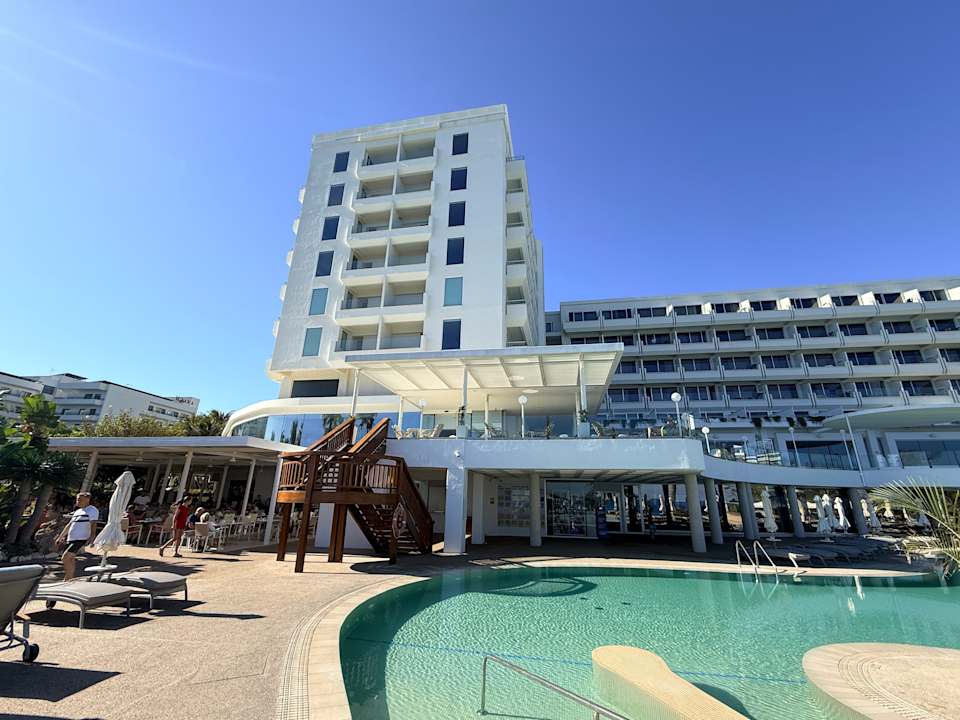 Außenansicht Hotel Sunrise Beach