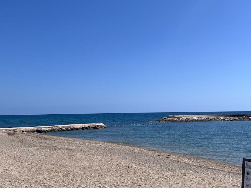 Strand Serenity Queen Hotel