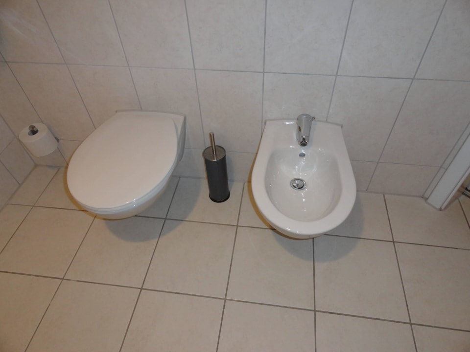 Badezimmer in der Suite Hotel Ampervilla