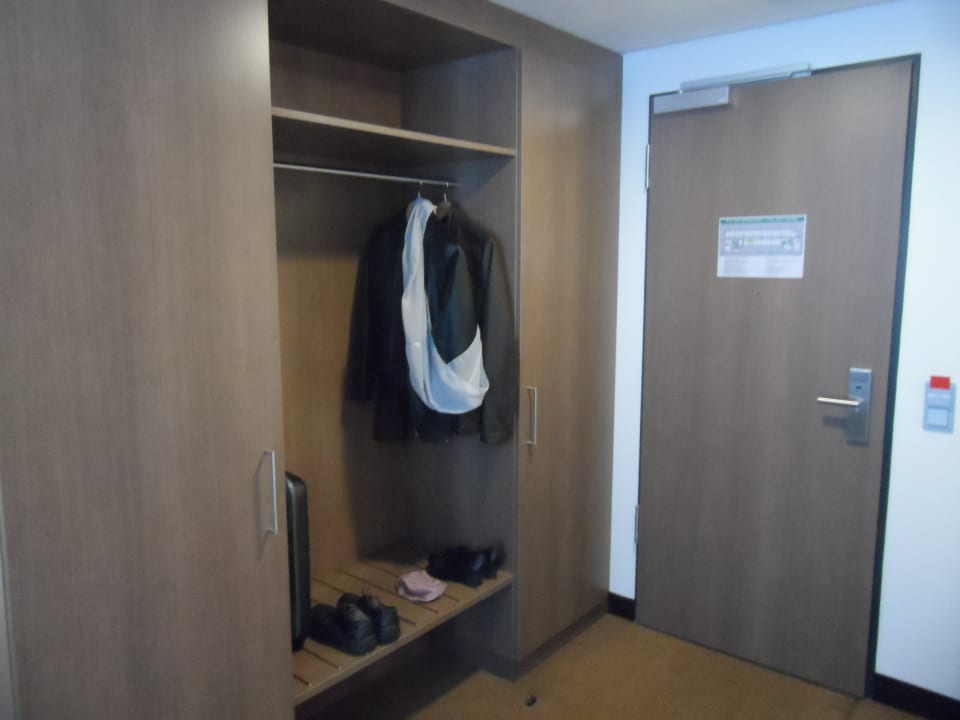Zimmer IntercityHotel Berlin Hauptbahnhof