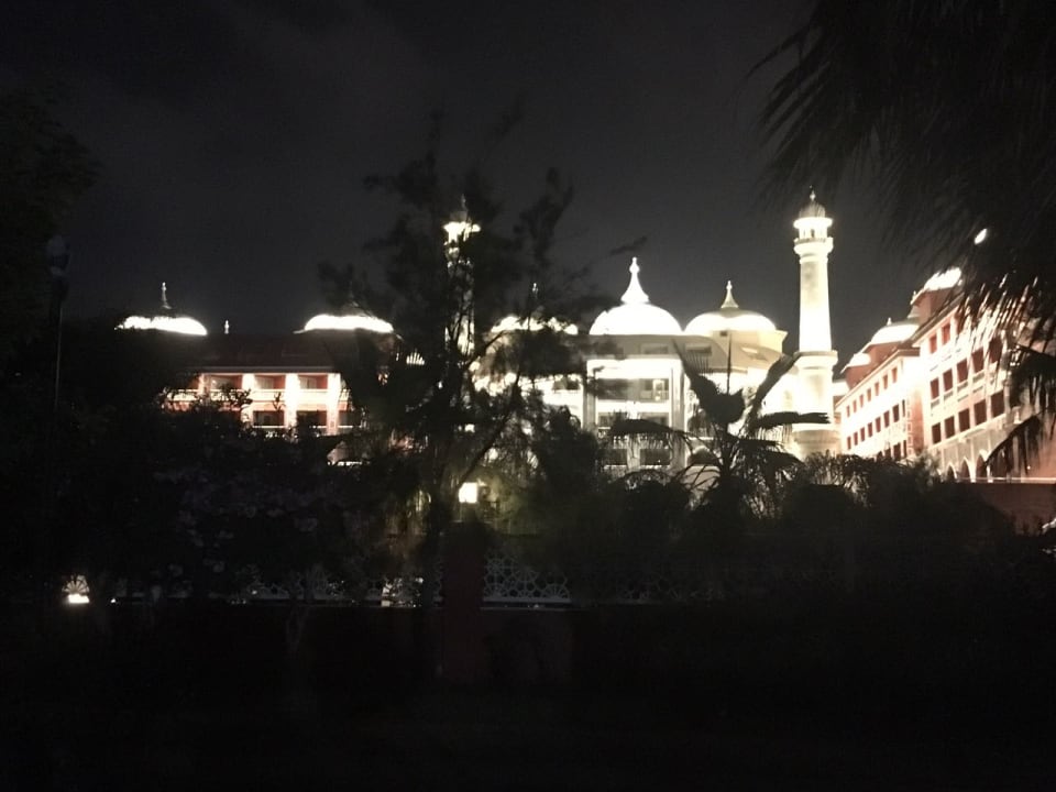 Außenansicht Royal Taj Mahal Hotel