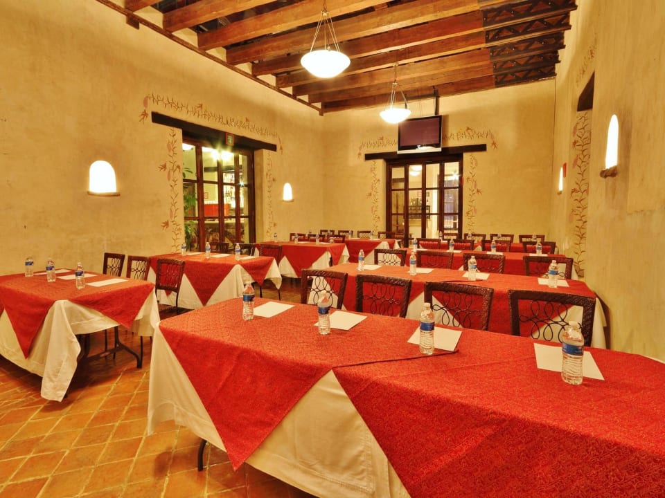 Salón para juntas  Misión Grand San Cristóbal de las Casas