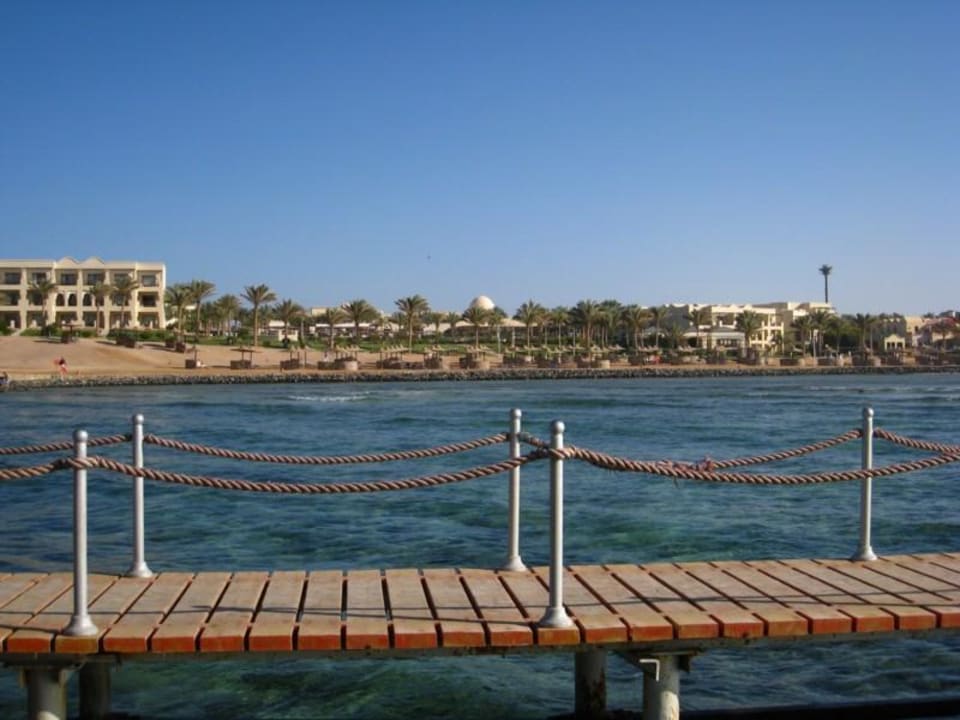 Blick auf den Hotelstrand Jaz Dar EL Madina