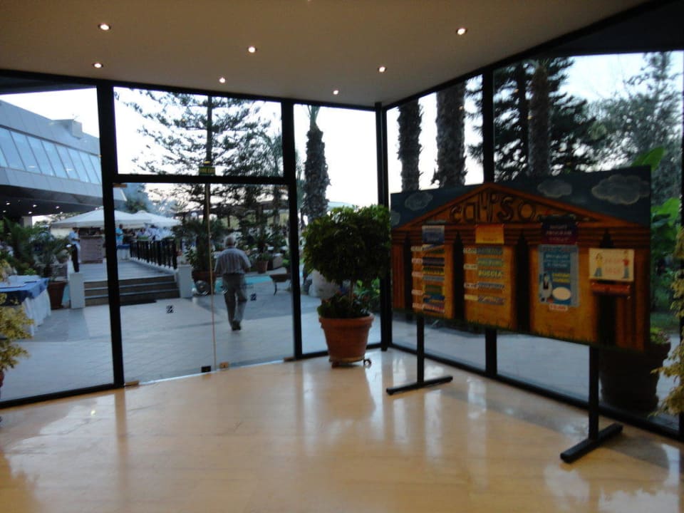 Lobby Ausgang zur Hotelanlage Hotel Calypso Beach