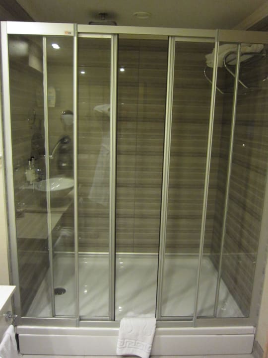 Große Dusche Hotel Delphin Imperial