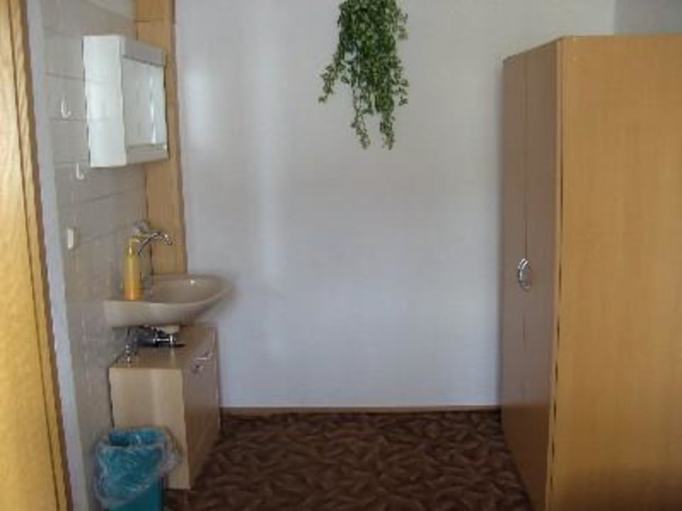 Die ander Seite des Zimmers Pension Zum Uhu