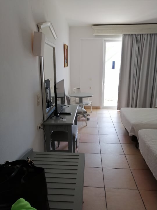 Zimmer Sandy Beach Resort