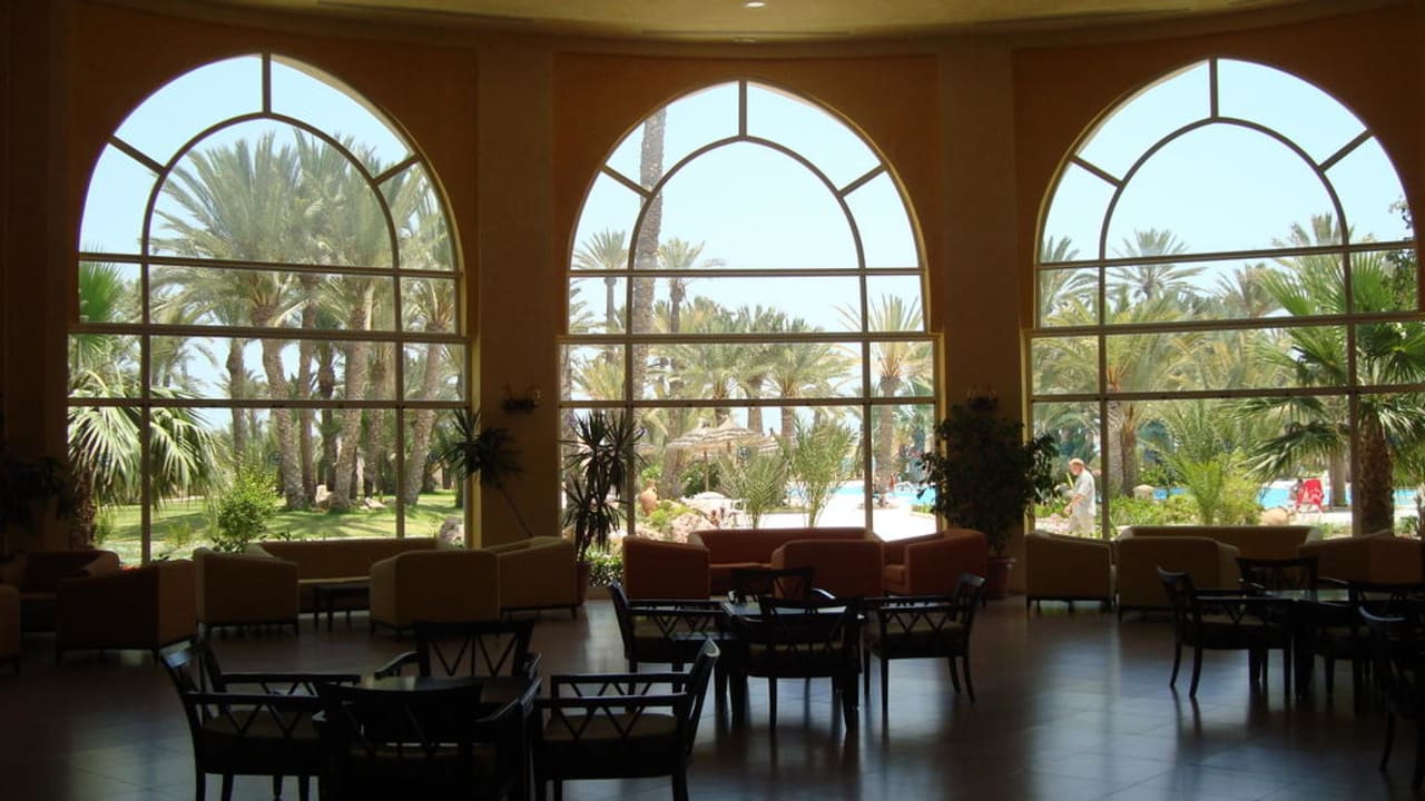 Eingangshalle mit Blick zum Pool/ Strand Zita Beach Resort