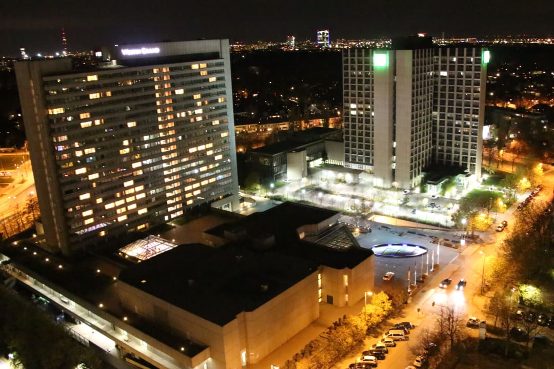 Richtung Norden Four Points by Sheraton Munich Arabellapark
