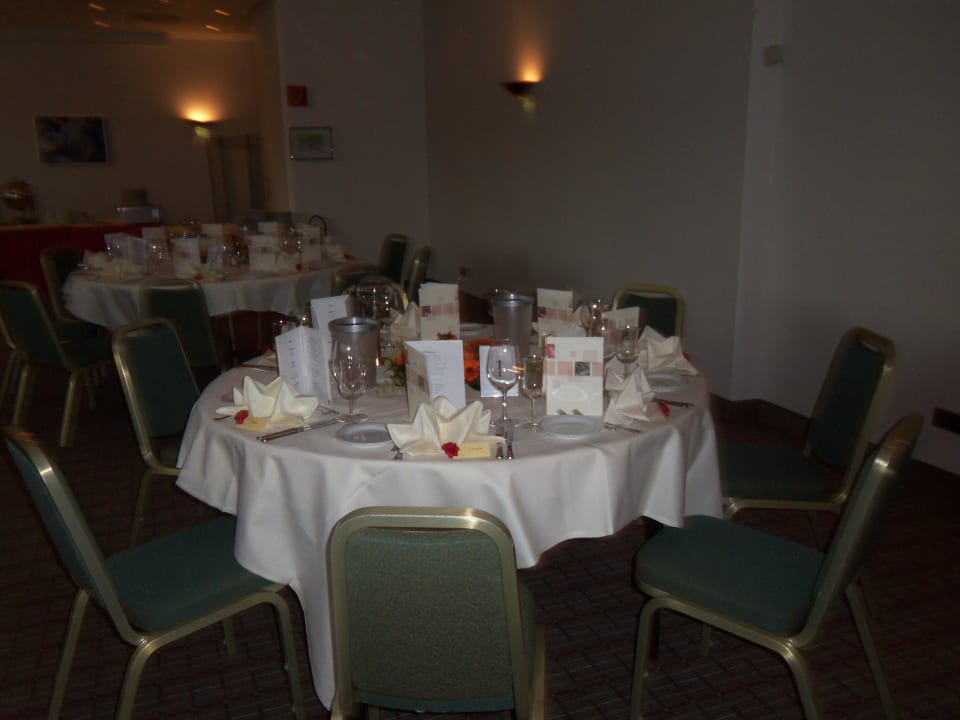 Eingedeckt goldene Hochzeit Leonardo Hotel Köln Bonn Airport