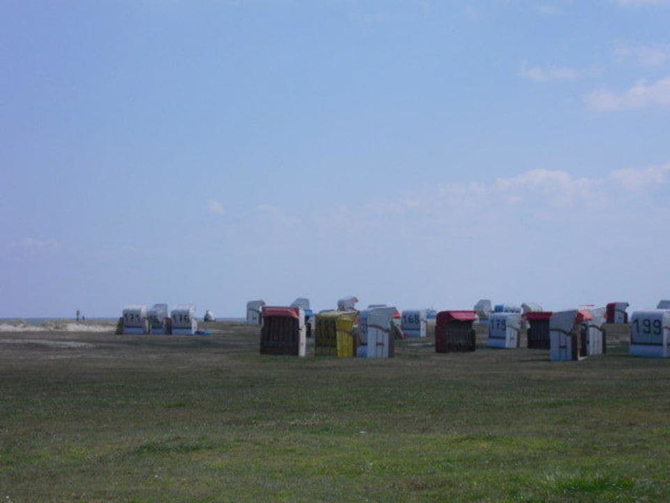 Strandkörbe am Hotel-Strand Upstalsboom Hotel am Strand
