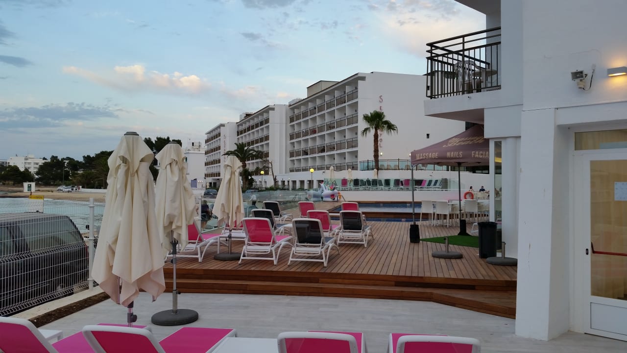 Poolanlage Hotel Vibra San Remo