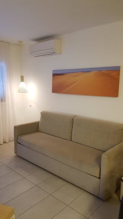 Schlafcouch im Zimmer Servatur Playa Bonita