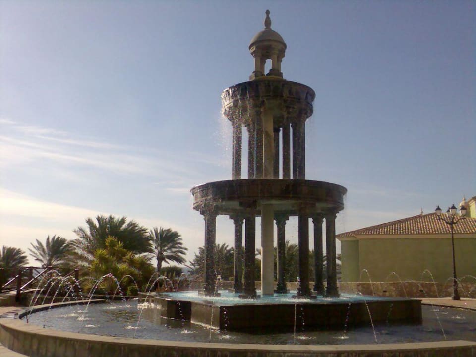 Brunnen in Gartenanlage R2 Rio Calma Hotel & Spa & Conference