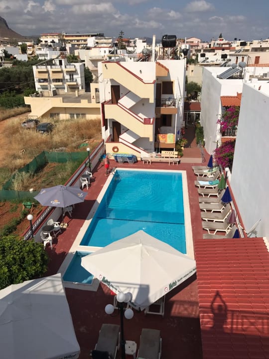 Pool Eleni Apartments