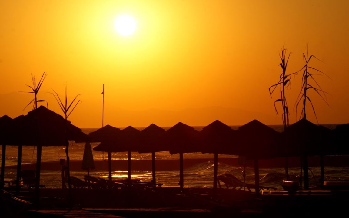 Wieczór na plaży Bella Beach Hotel