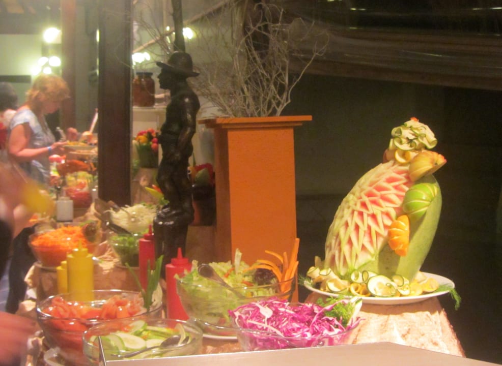 Schön dekoriertes Buffet Adaaran Club Rannalhi - All Inclusive