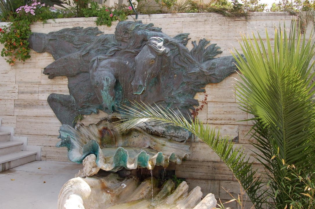 Brunnen mit Pferden Aldiana Club Rocca Nettuno Calabria