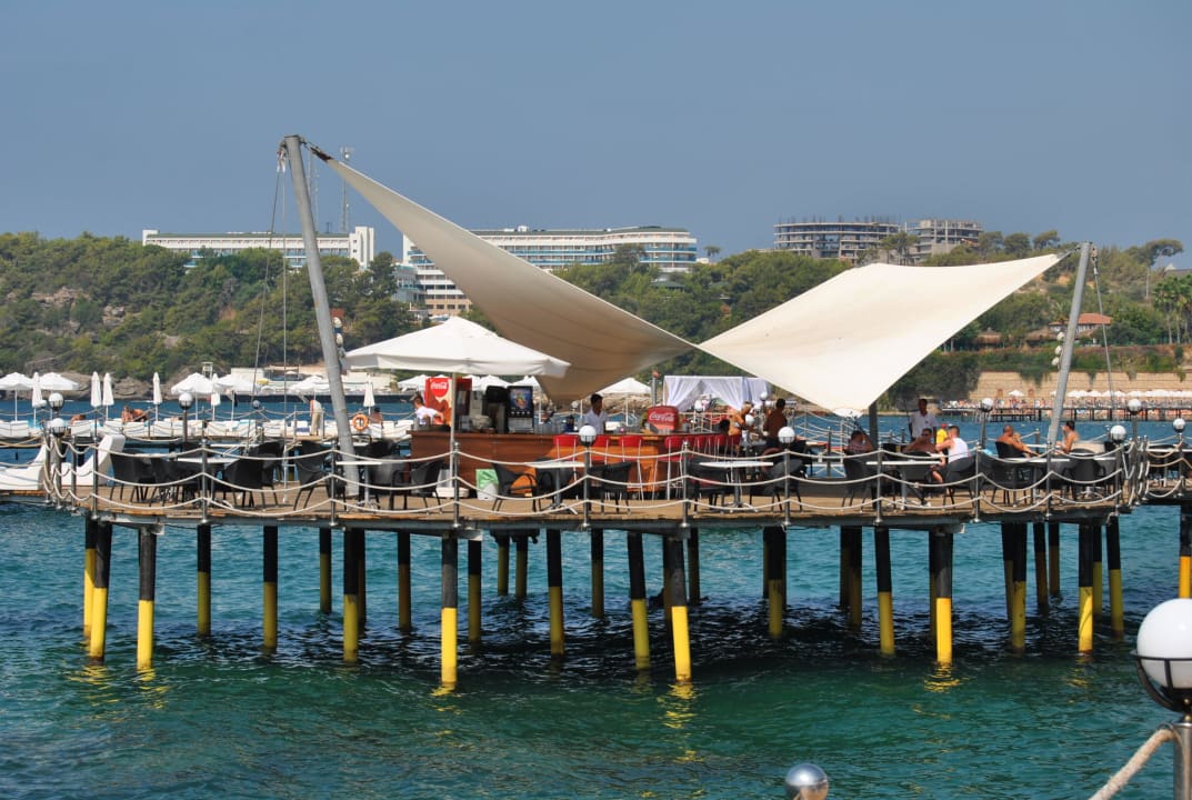 Kein Strand aber ein sehr schöner Steg Granada Luxury Okurcalar