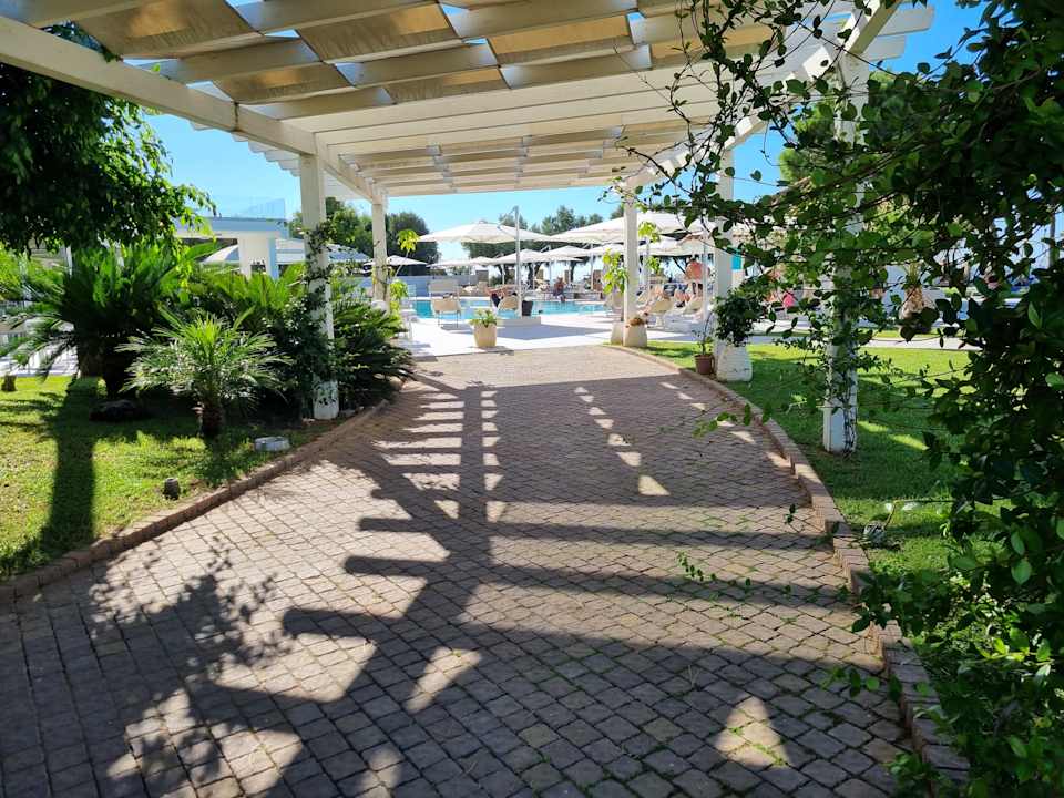 Gartenanlage TUI BLUE Tropea