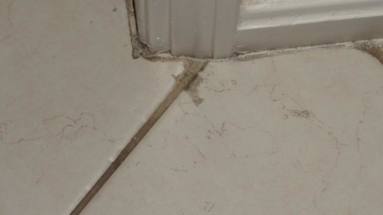 Altes, abgewohntes Zimmer Sandals Royal Bahamian