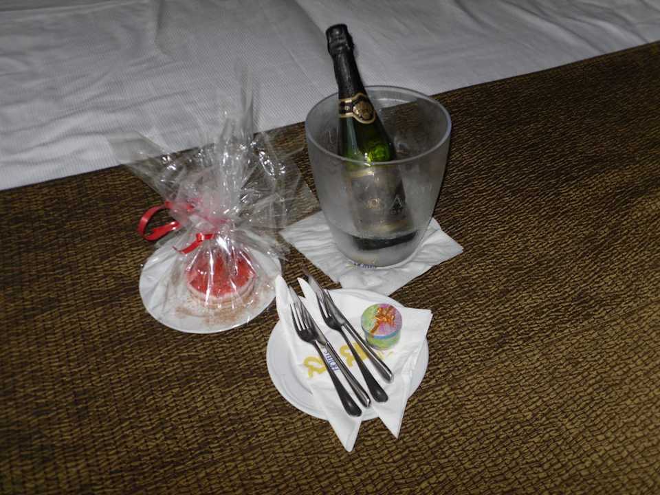 Geburtstagsüberraschung vom Hotel R2 Bahía Playa Design Hotel & Spa - Adults Only