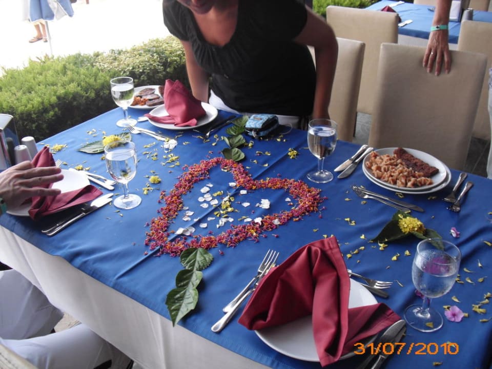 Geburtstagstisch Club Turtas Beach Hotel