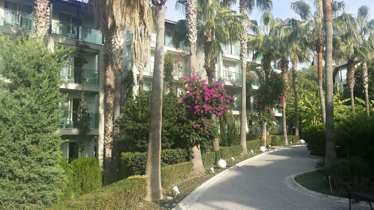 Der altgewachsene Garten Sealife Buket Resort & Beach