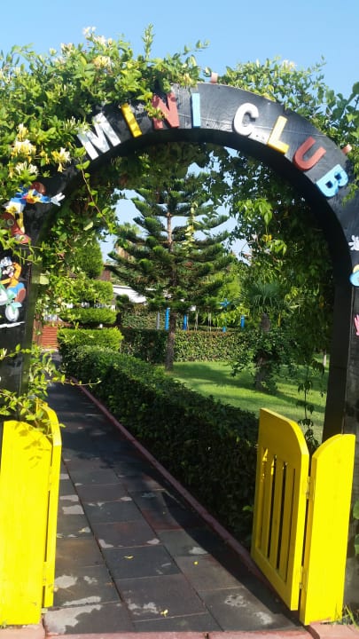 Eingang zum Miniclub Saphir Resort & Spa