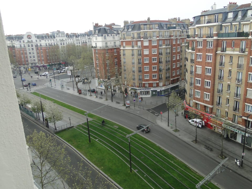  Pod skrzyżowaniem stacja metra" Port Orleans"  Mercure Paris Alesia