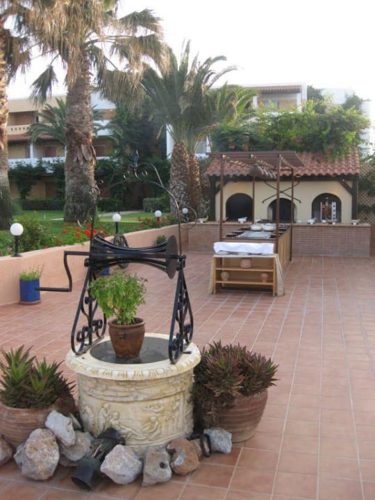 Taverne Anissa Beach & Village